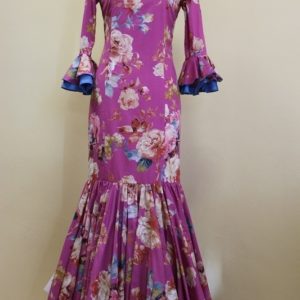 Traje de flamenca un volante grande