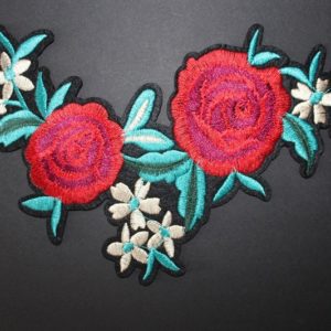 APLICACIONES BORDADAS FLORES. REF.654501